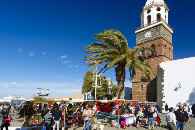 Street market and Nuestra Se–ora de Guadalupe Church