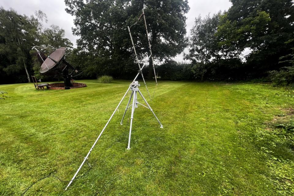 A homemade receiver for the UK Meteor Beacon astronomy project (The Independent)