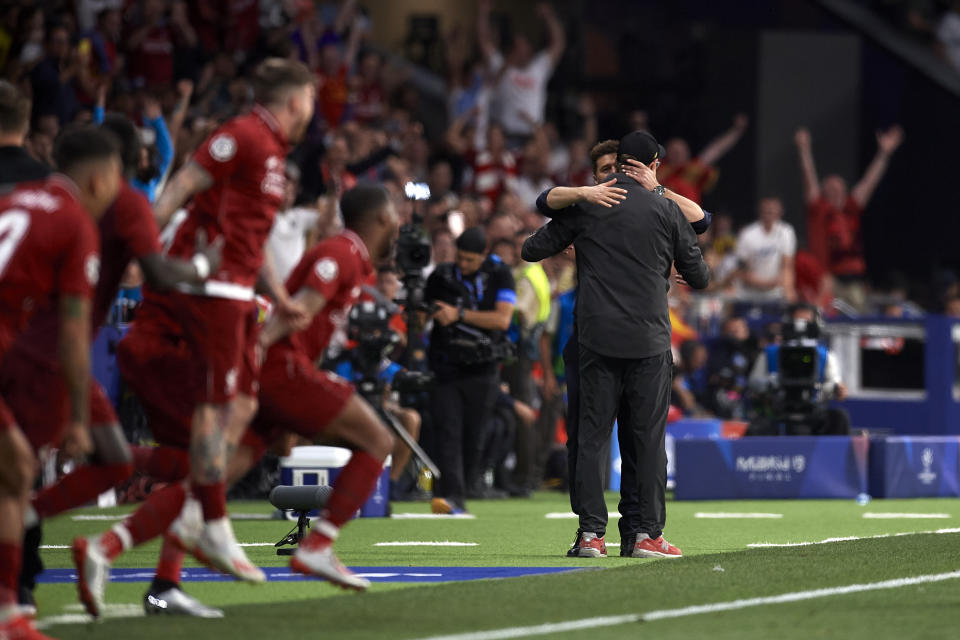 Mauricio Pochettino of Tottenham and Jurgen Klopp of Liverpool during the UEFA Champions League Final between Tottenham Hotspur and Liverpool at Estadio Wanda Metropolitano on June 1, 2019 in Madrid, Spain. (Photo by Jose Breton/NurPhoto via Getty Images)