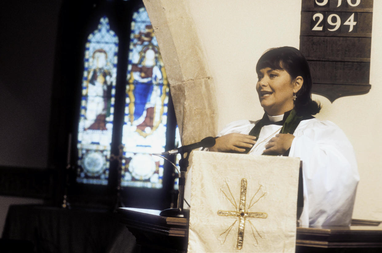 THE VICAR OF DIBLEY, Dawn French, (Season 1), 1994-2007. photo: ©BBC / Courtesy: Everett Collection