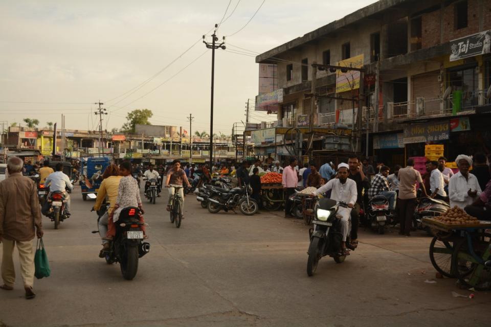 Vadnagar market in the evening (Namita Singh/ The Independent)