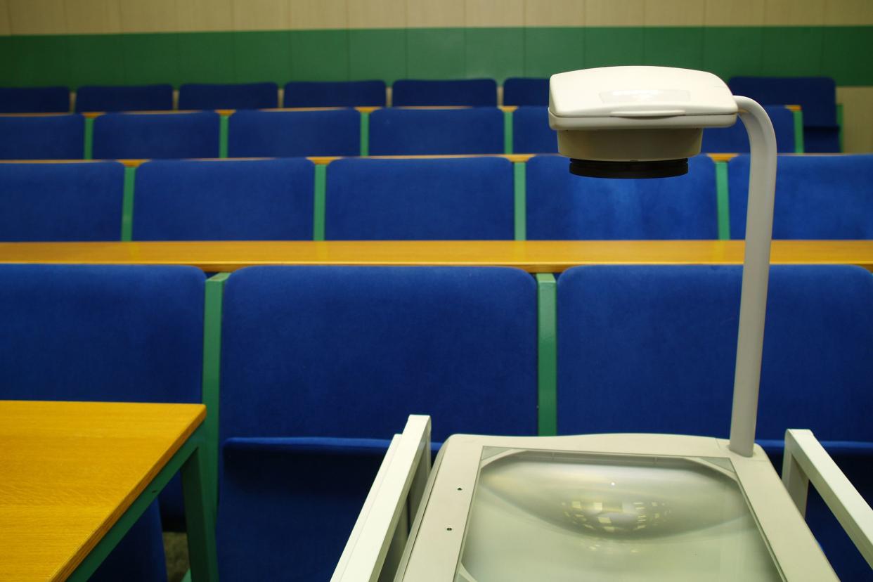 overhead projector in lecture room