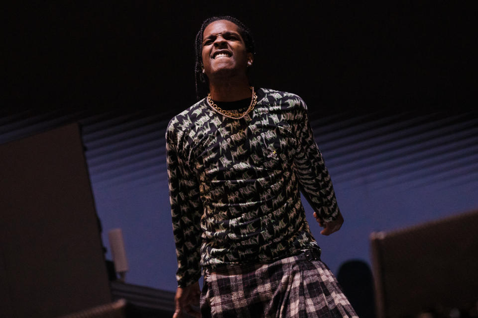 ASAP Rocky se produit sur scène à Lollapalooza Brésil 