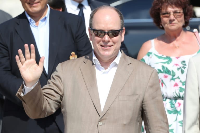 Crooks are impersonating top personalities in Monaco, including even Prince Albert II, to obtain money from their high-flying victims