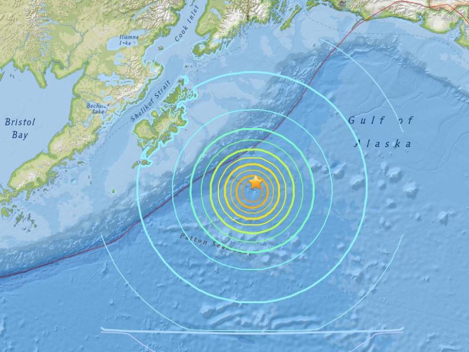 Tsunami evacuations: Huge earthquake sparks mass panic across US west coast