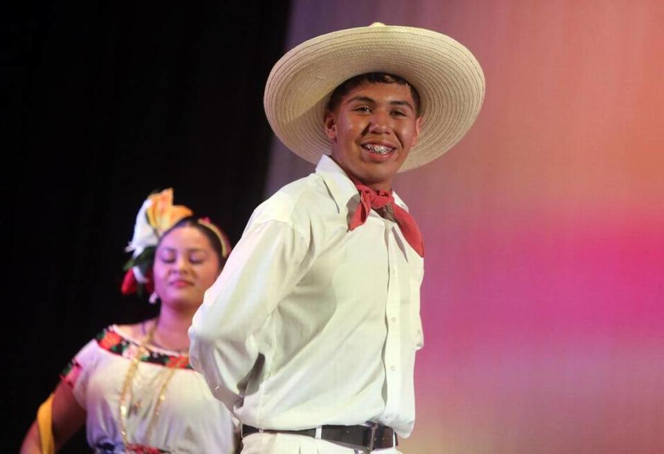 Alfredo Gordiano performs ‘El Platanero’ from Tabasco at the Central East Danzantes de Tláloc 25th anniversary show at the Performing Arts Center on May 26, 2023.