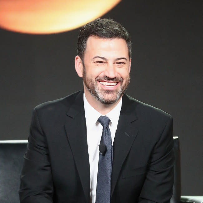 Jimmy Kimmel hace de casamentero para Jennifer Aniston credit:Bang Showbiz