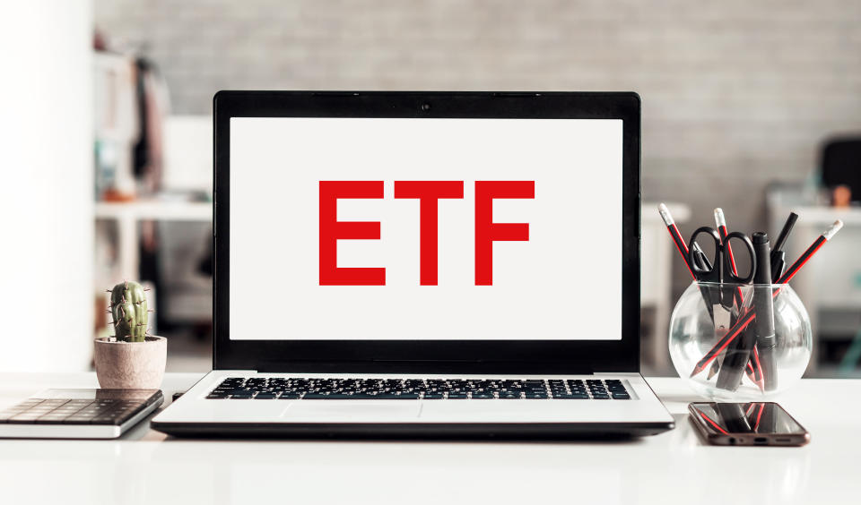 【十大熱門ETF比拚】472萬多股民看快看！這檔投5萬如今7.4萬 比高股息還賺。圖/取自Getty Images