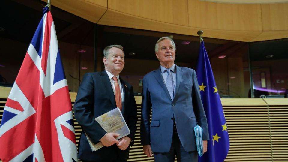 Der britische Brexit-Unterhändler David Frost (l) und EU-Chefunterhändler Michel Barnier nehmen ihre Beratungen wieder auf (Archiv).