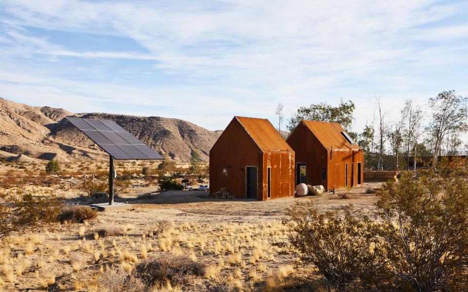two houses in the desert