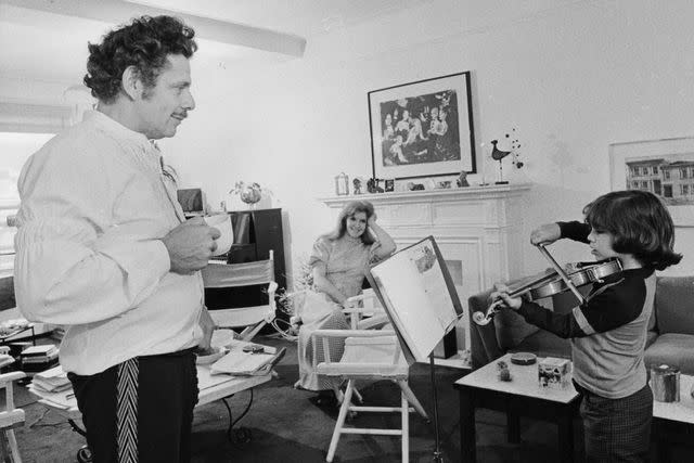 <p>Joe Dombroski/Newsday RM via Getty </p> A young Ben Stiller with parents Jerry Stiller and Anne Meara in 1972