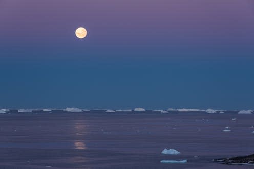 <span class="caption">Eastern ice.</span> <span class="attribution"><a class="link " href="https://www.shutterstock.com/image-photo/full-moon-setting-over-ice-bergs-734422477?src=SRShHMLkzs0tA0kSpxHusA-2-61" rel="nofollow noopener" target="_blank" data-ylk="slk:Shutterstock/Hall;elm:context_link;itc:0;sec:content-canvas">Shutterstock/Hall</a></span>