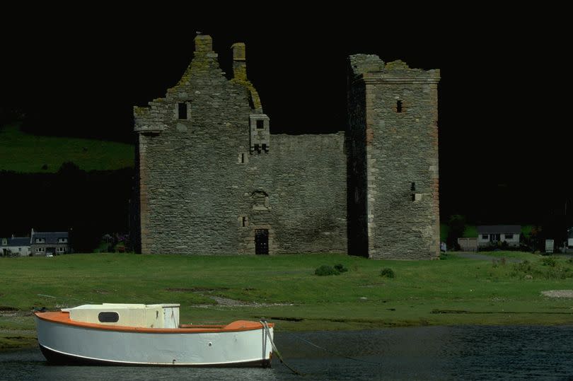 Lochranza Castle