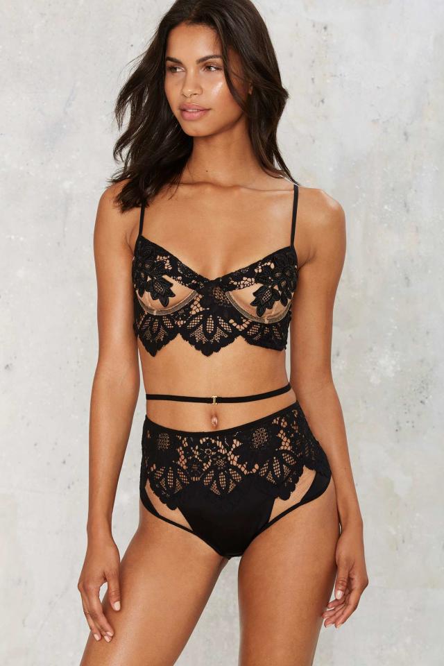 9 pieces of dark lingerie every inner goth girl needs in her life - Yahoo  Sports