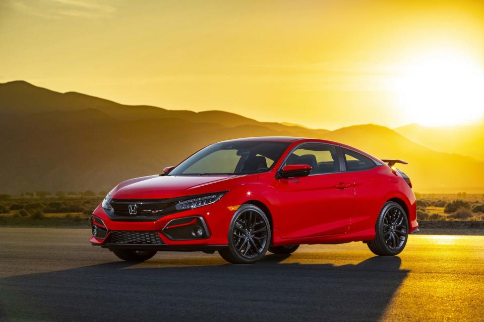 View Photos of the 2020 Honda Civic Si