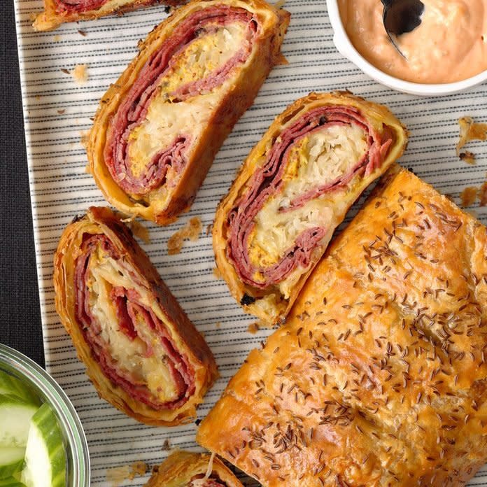 Reuben Puff Pastry Stromboli Exps Hca21 232851 B10 15 9b 6