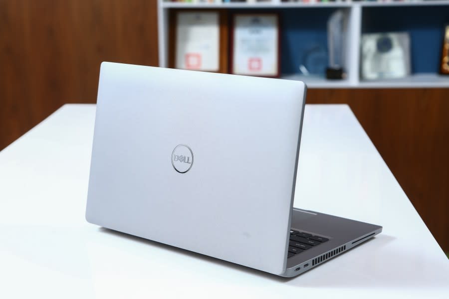 戴爾Dell Latitude 5000 圖/蔡仁譯攝影