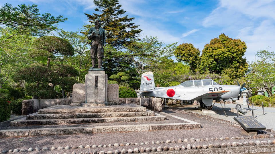 Un avion militaire japonais est visible à l'extérieur du Musée de la Paix de Chiran, dans la préfecture de Kagoshima, au Japon.  - Découverte du monde/Alay Banque D'Images