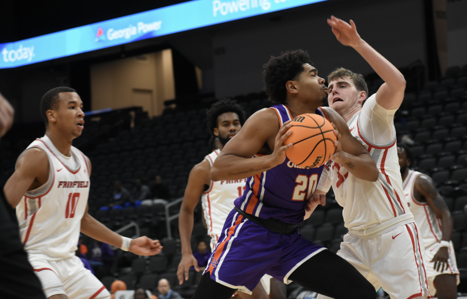 Kenny Strawbridge Jr. drives to the basket against Fairfield.