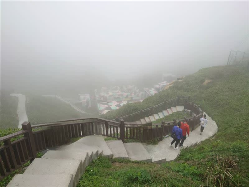 形似長城的鼻頭角步道。（圖／新北市漁業處提供）