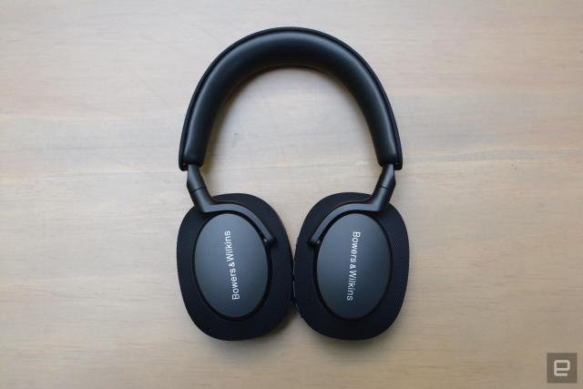 Tempting Premium Headphones: Bowers & Wilkins Px7 S2 Review