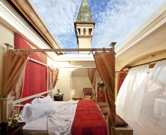 The Cabriolet Suite at L’Albereta has a retractable roof (L’Albereta)