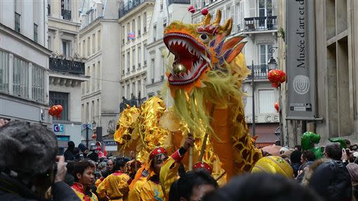 外國新年有很多奇特的習俗。（示意圖／翻攝自pixabay）