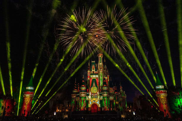 New Holiday Kermit Straw Clip at Disneyland - Disneyland News Today