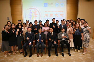 The 2nd Malaysia-China Intervarsity Chinese Debate Competition successfully concluded, hosted by Universiti Malaya, Universiti Malaysia Pahang, Universiti Malaysia Sabah, and University Technology Sarawak.