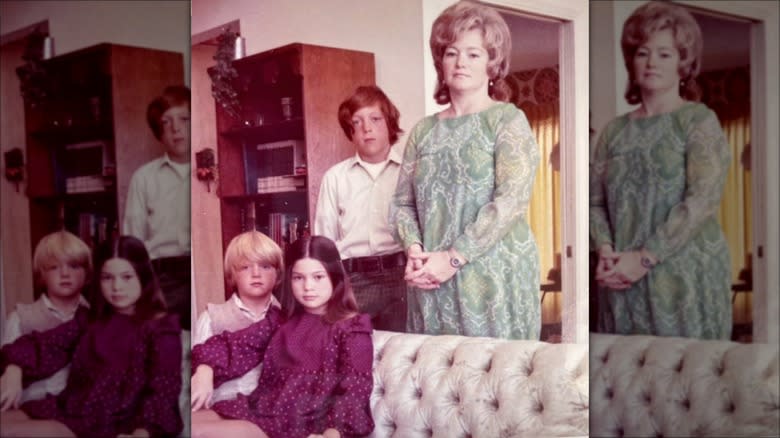 Valerie Bertinelli, siblings, and mother during childhood