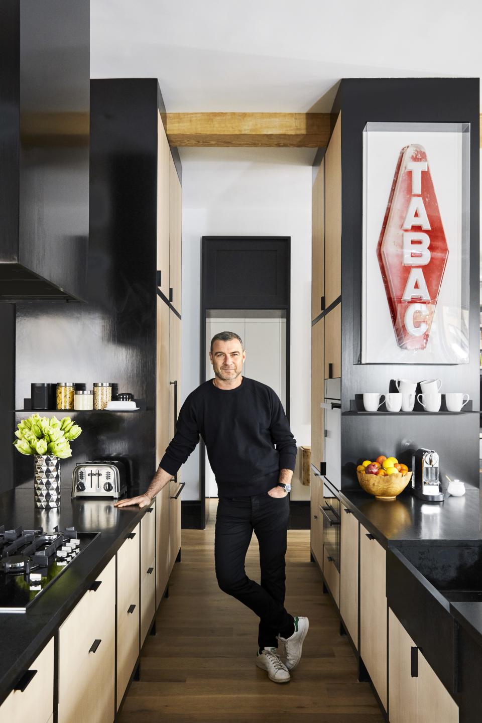 What does Liev Schreiber want in a kitchen? Plenty of storage.