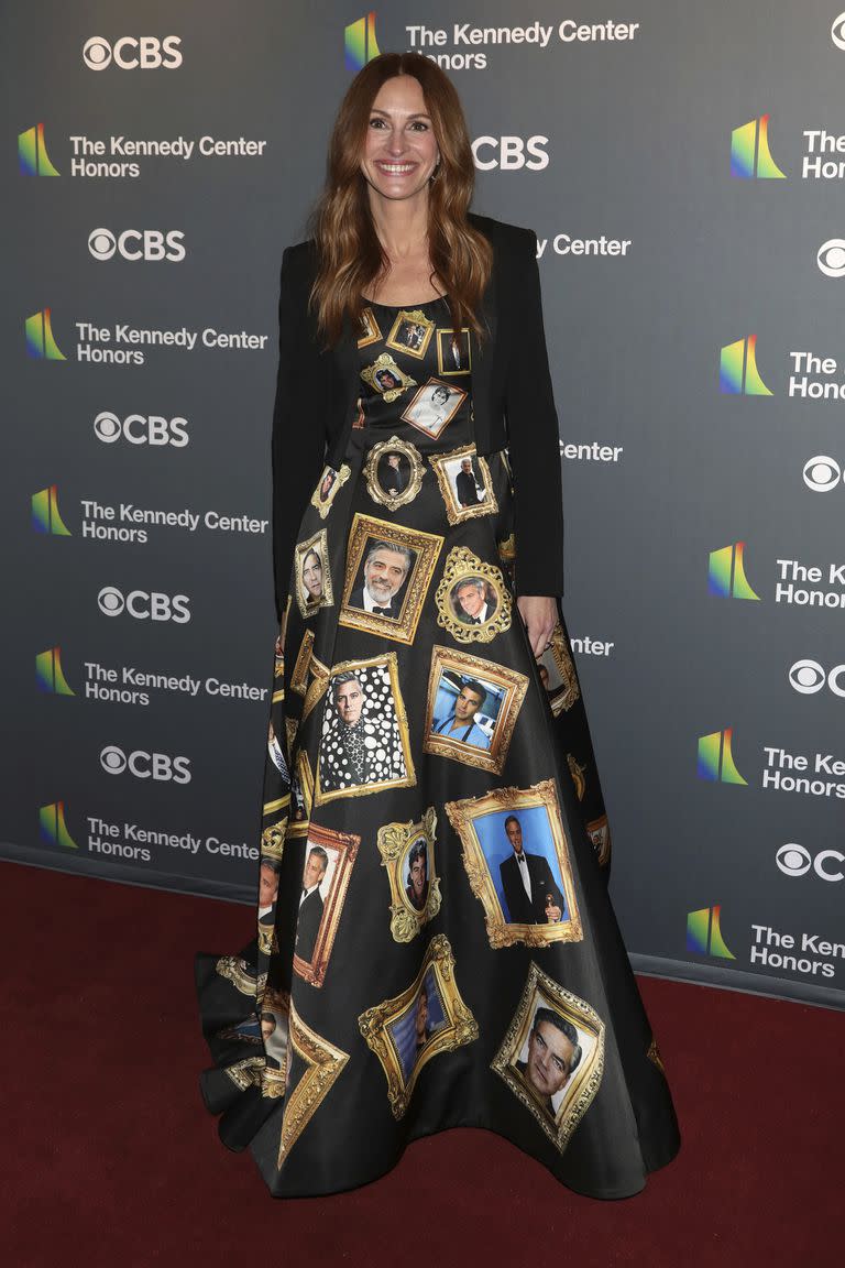 Julia Roberts homenajeó a su amigo con este espectacular diseño creado por Moschino en la gala de los Kennedy Center Honors