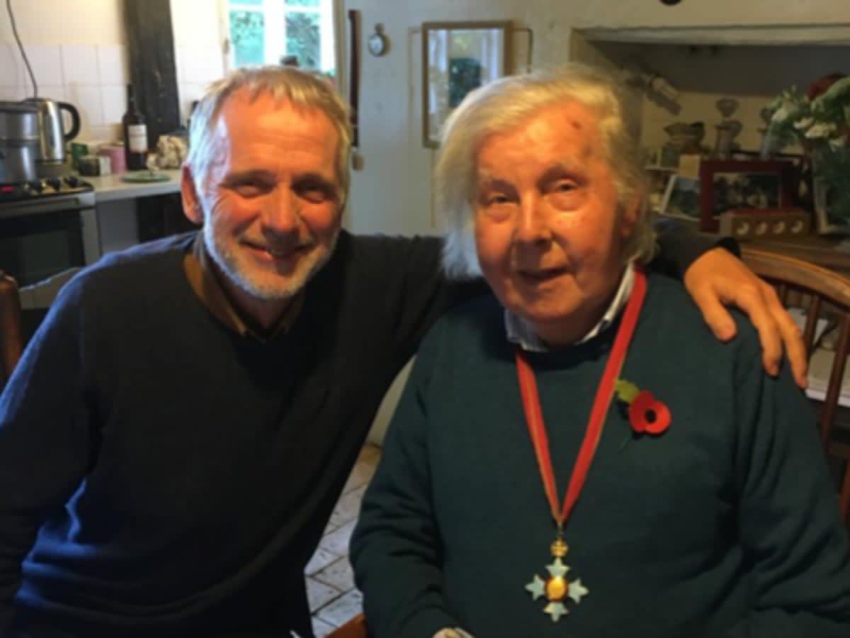 Ronald Blythe, pictured with Ian Collins, is wearing his CBE which he was awarded in 2017 for services to literature  ( )