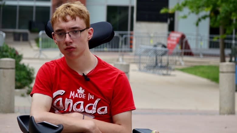 Teen with cerebral palsy faces one last hurdle on difficult road to university