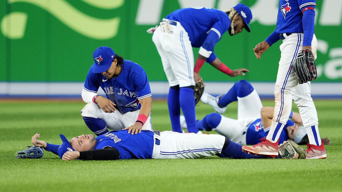 Blue Jays' George Springer carted off after colliding with Bo Bichette