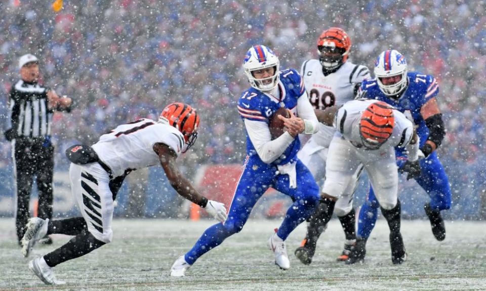 La habilidad de Josh Allen para sacar jugadas espectaculares hace que sea fascinante de ver.