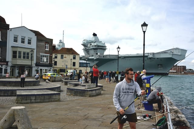 Queen Elizabeth carrier returns to resupply