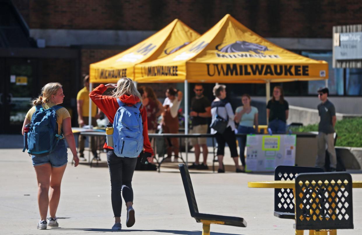 Students, faculty and staff on the University of Wisconsin-Milwaukee campus in 2021. Angela Peterson/Milwaukee Journal Sentinel