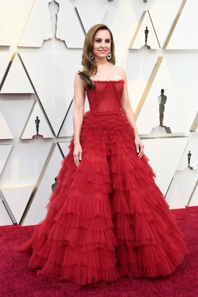 <p>La mexicana lució ultra glamorosa en un vestido sin mangas y amplia falda en capas rojo intenso.<br><br>(Photo: Getty Images) </p>