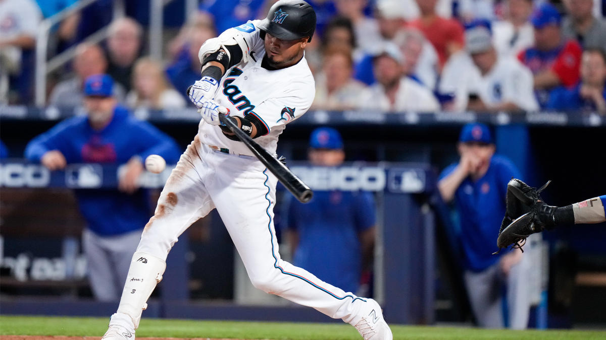 Garrett Cooper drives in 3 to lift Marlins over Braves in 10 innings - NBC  Sports