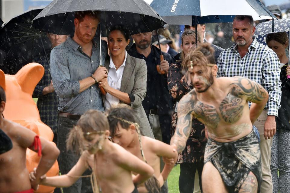 <p><strong>17 October </strong>The pair watched aboriginal dances at Victoria Park.</p>