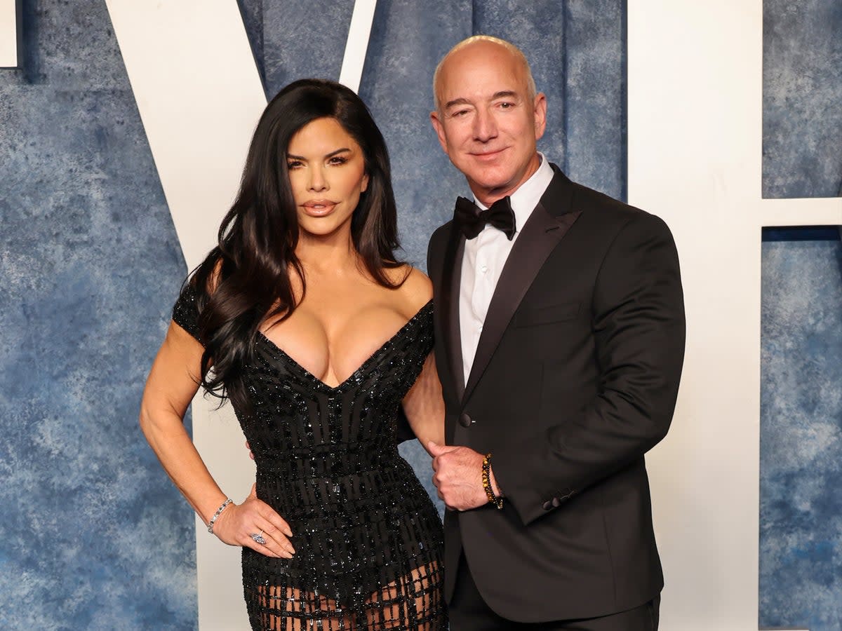 Jeff Bezos And Lauren Sanchez Reportedly Engaged After Nearly Five Years Together 3197