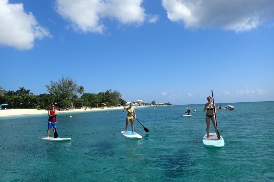 A paddleboard pub crawl (Estella Shardlow)