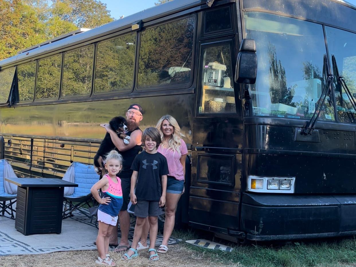 The Wanderlusters Bus Family Alex, Ashley, Declan, Hadley