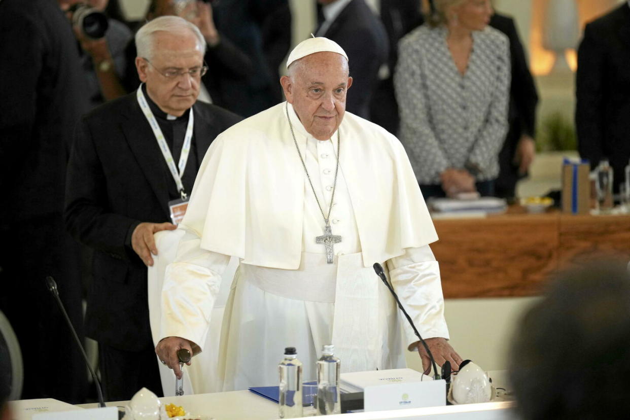 Le pape François au sommet du G7 en Italie.  - Credit:Christopher Furlong/AP/SIPA