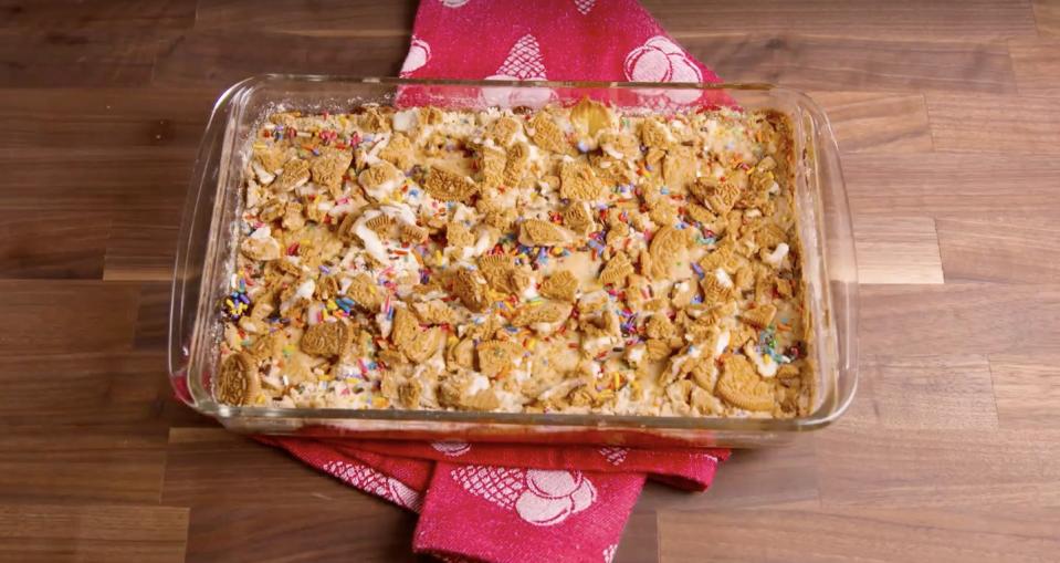 funfetti dump cake