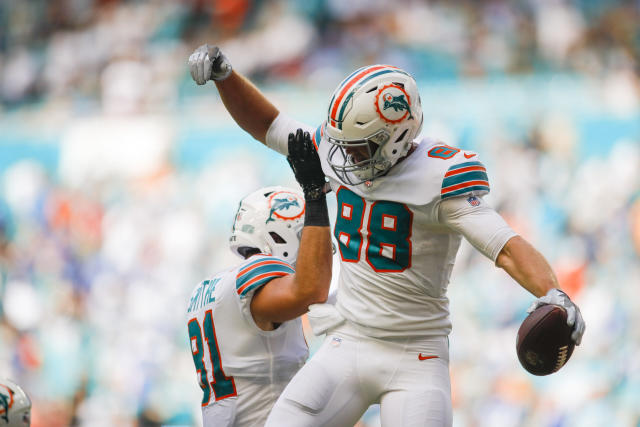 PFF names TE Mike Gesicki as the free agent the Dolphins can't lose