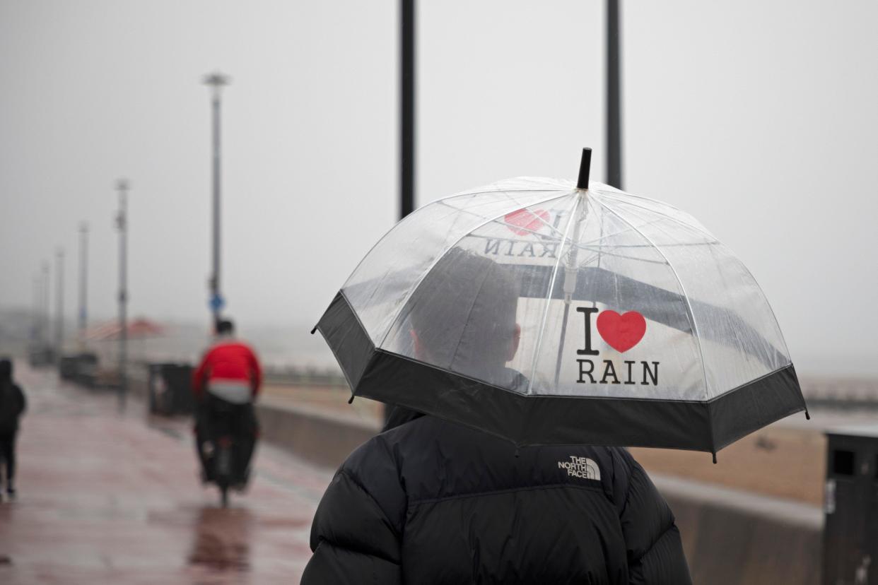 Portobello, Edinburgh, Scotland, UK. 2 September 2024. Heavy Rain showers overnight and in the morning accompanied by misty conditions, temperature 14 degrees centigrade.  Credit: Archwhite/alamy live news.