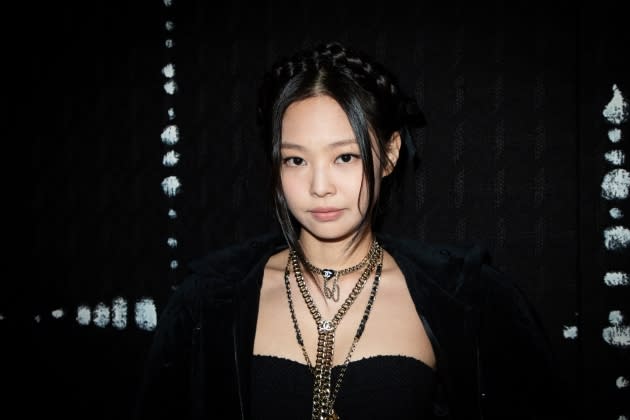 Jennie of BLACKPINK Rocks in Monochrome at Chanel's FW22 – Chinatown  Optical Group