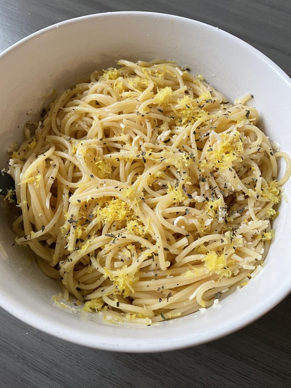 lemon pasta in a bowl